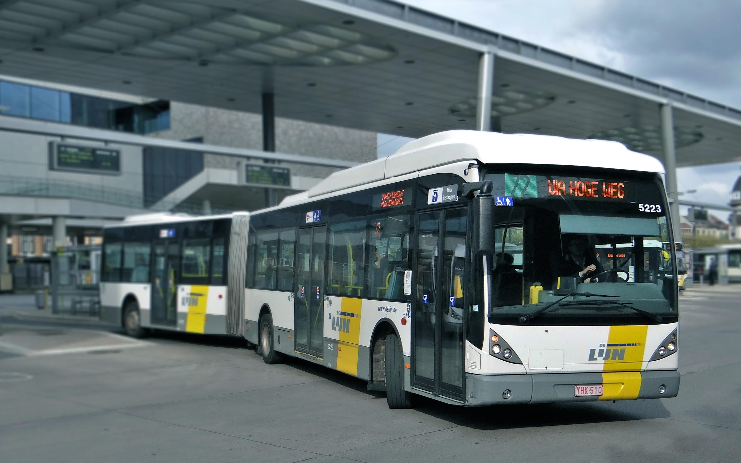 Public transport_2880x1800