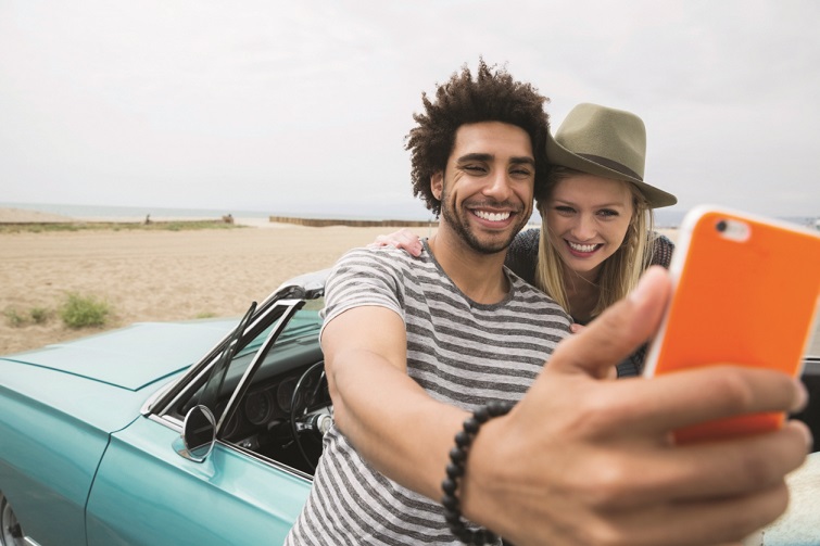 Cars Online 2015 The Selfie Experience The Evolving Behavior of the